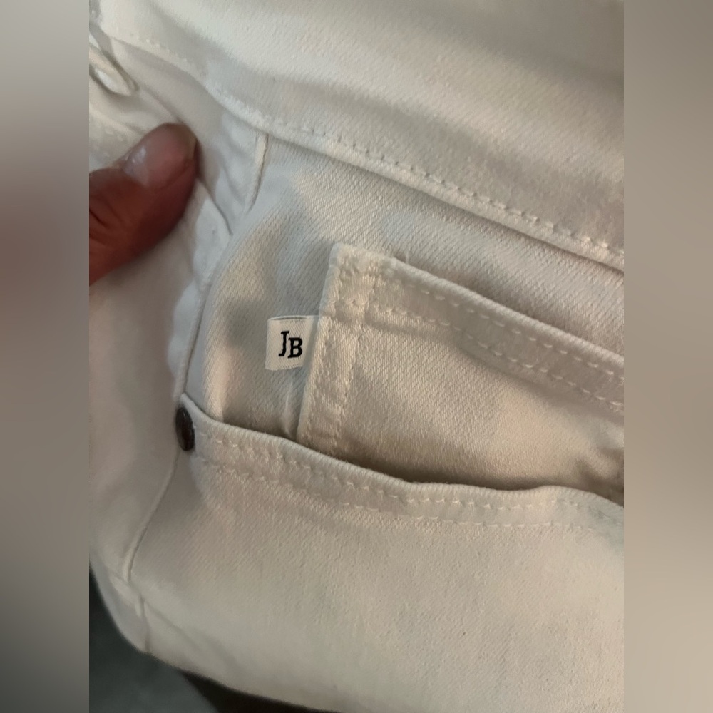 JBH* White Judy Blue Los Angeles Skinny Fit Capris - Picture 9 of 9